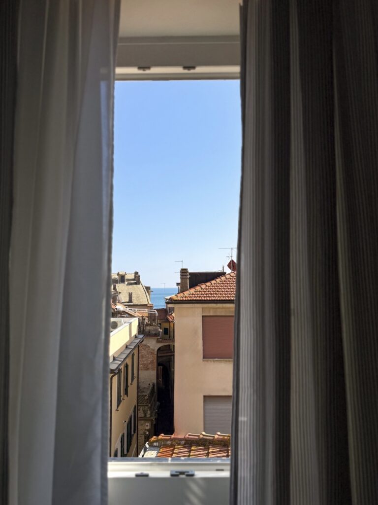 vista standard secondo piano vista camera doppia standar _ Villa Salvarezza Noli